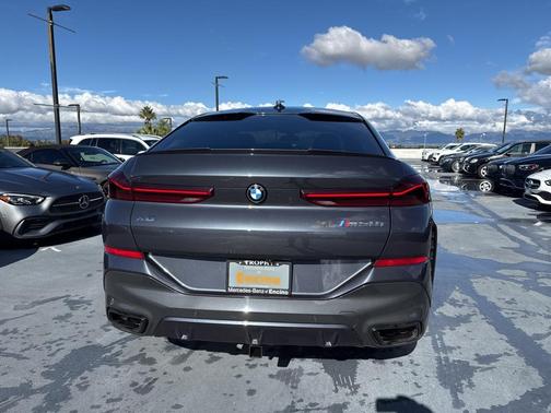 2022 BMW X6 M50i
