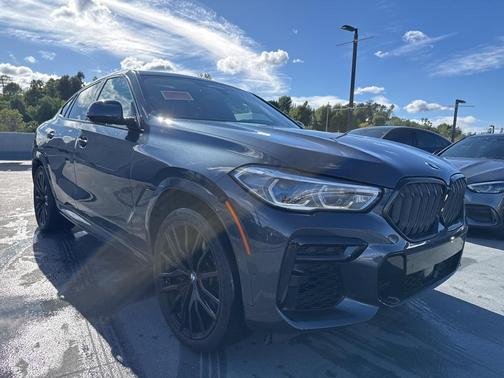 2022 BMW X6 M50i