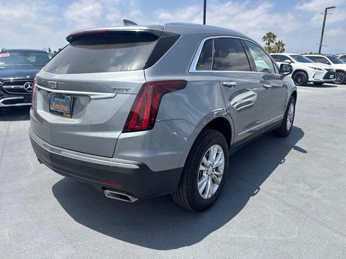 Argent Silver Metallic 2025 Cadillac XT5 Luxury