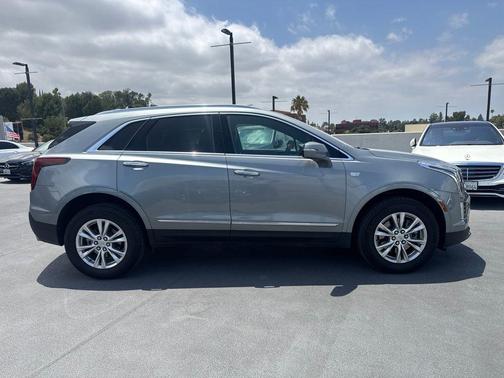 Argent Silver Metallic 2025 Cadillac XT5 Luxury