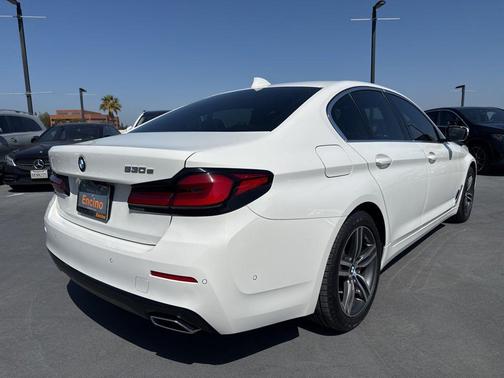 Alpine White 2021 BMW 530e Base