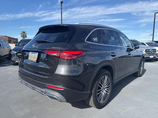 2025 Mercedes-Benz GLC 300 4MATIC