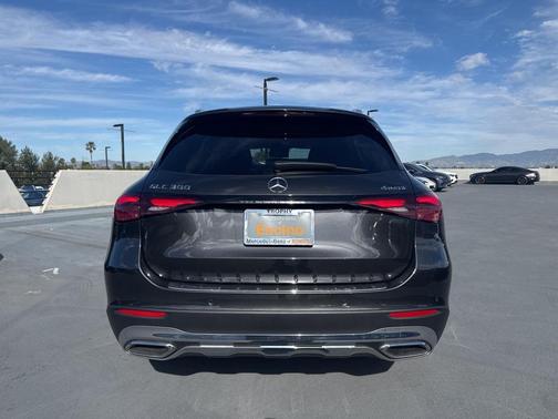 2025 Mercedes-Benz GLC 300 4MATIC