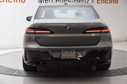 2025 BMW 760 xDrive