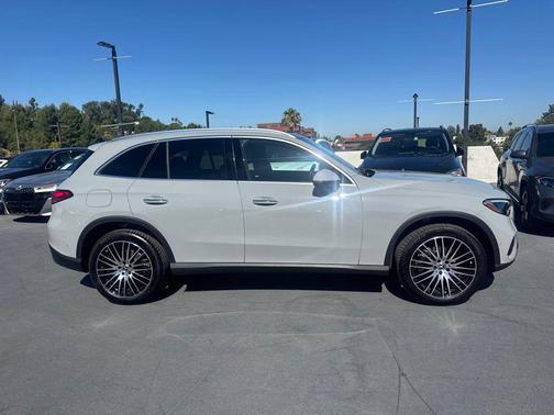 MANUFAKTUR Alpine Grey 2026 Mercedes-Benz GLC 300 Base