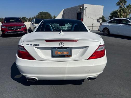 Polar White 2016 Mercedes-Benz SLK-Class SLK300