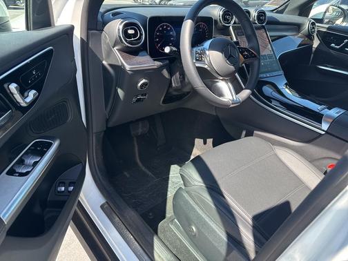 2025 Mercedes-Benz GLC 350e Base