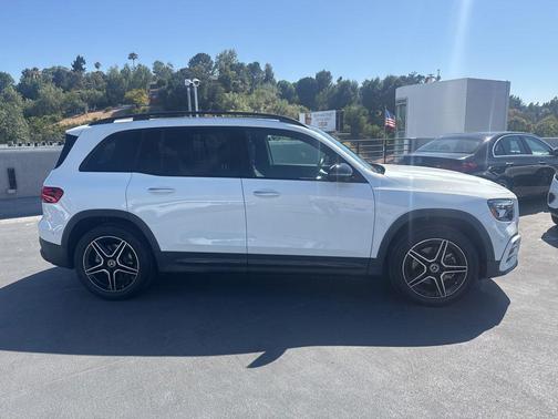 Polar White 2024 Mercedes-Benz GLB 250 4MATIC