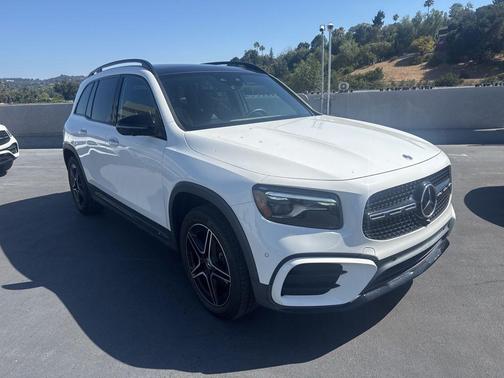 Polar White 2024 Mercedes-Benz GLB 250 4MATIC