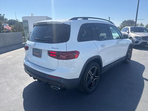 Polar White 2024 Mercedes-Benz GLB 250 4MATIC