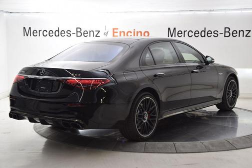 Obsidian Black Metallic 2026 Mercedes-Benz AMG S 63 E 4MATIC