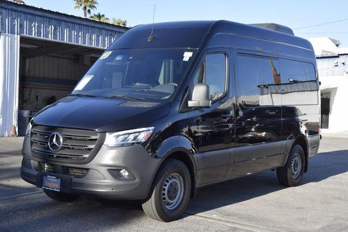 Obsidian Black Metallic 2023 Mercedes-Benz Sprinter 2500 Standard Roof