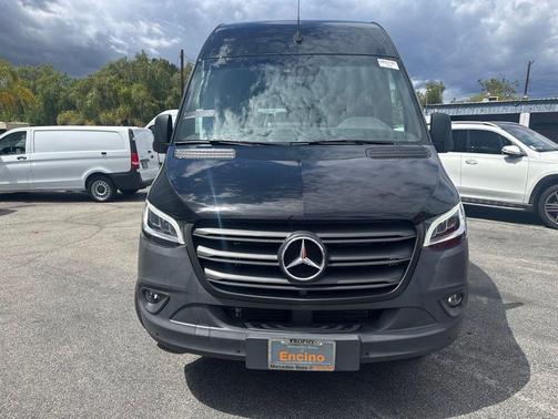 Obsidian Black Metallic 2023 Mercedes-Benz Sprinter 2500 Standard Roof