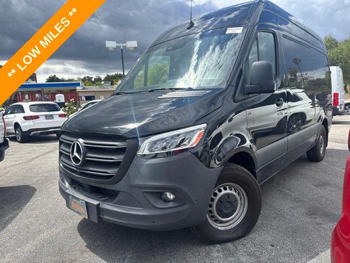 Obsidian Black Metallic 2023 Mercedes-Benz Sprinter 2500 Standard Roof