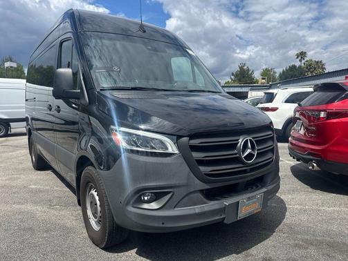 Obsidian Black Metallic 2023 Mercedes-Benz Sprinter 2500 Standard Roof