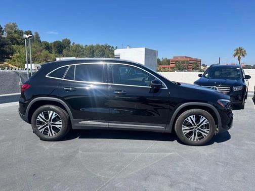 Night Black 2025 Mercedes-Benz GLA 250 4MATIC