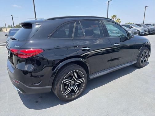 Black 2023 Mercedes-Benz GLC 300 4MATIC
