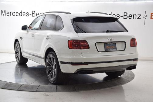 Old English White 2020 Bentley Bentayga V8