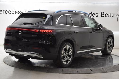 Black 2027 Mercedes-Benz EQS 400 EQS 400