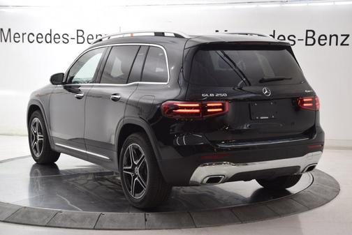 Night Black 2026 Mercedes-Benz GLB 250 4MATIC
