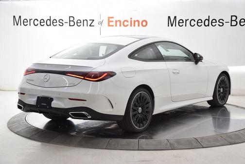MANUFAKTUR Moonlight White Metallic 2026 Mercedes-Benz CLE 450 4MATIC