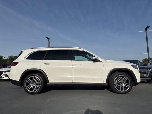 2025 Mercedes-Benz GLS 450 4MATIC