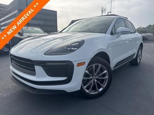 2022 Porsche Macan Base