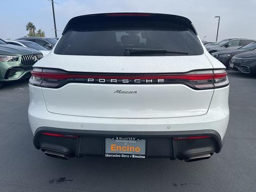 2022 Porsche Macan Base