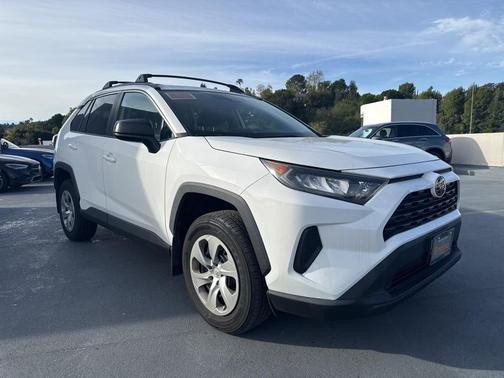 2020 Toyota RAV4 LE