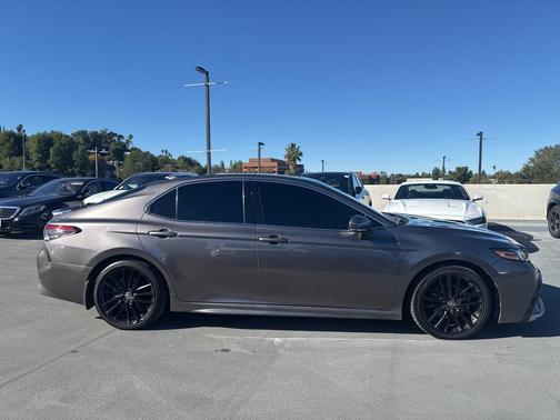 2024 Toyota Camry Hybrid SE