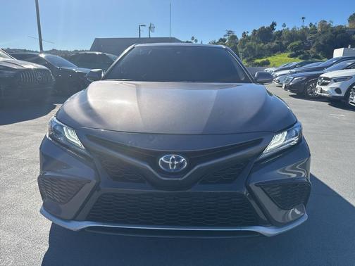2024 Toyota Camry Hybrid SE