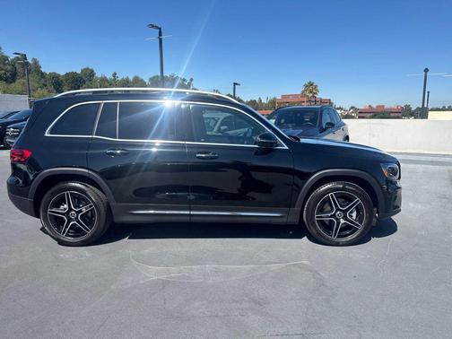 Night Black 2026 Mercedes-Benz GLB 250 Base