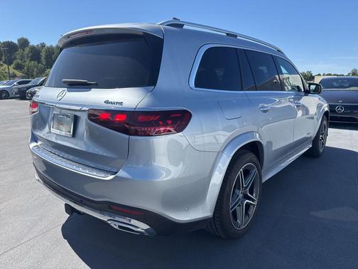 2025 Mercedes-Benz GLS 450 4MATIC