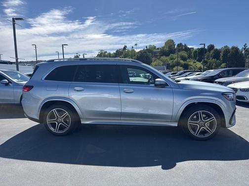 2025 Mercedes-Benz GLS 450 4MATIC