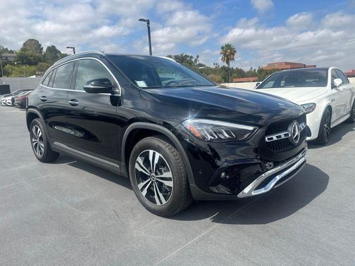 Night Black 2026 Mercedes-Benz GLA 250 4MATIC