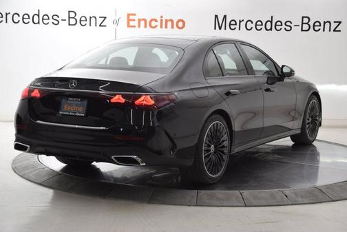 Obsidian Black 2027 Mercedes-Benz E-Class E 350
