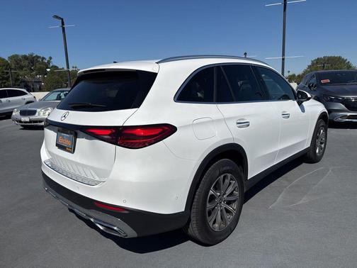 Polar White 2026 Mercedes-Benz GLC 300 Base