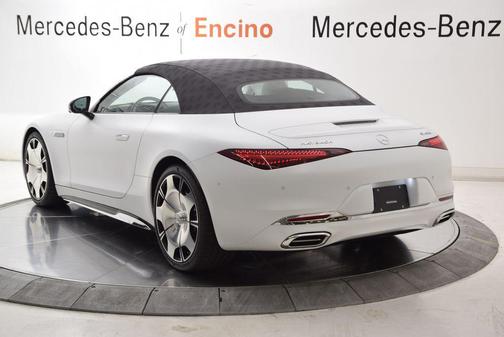 White Magno 2026 Mercedes-Benz Maybach SL 680 Monogram Series 4MATIC