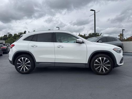 Polar White 2023 Mercedes-Benz GLA 250 Base