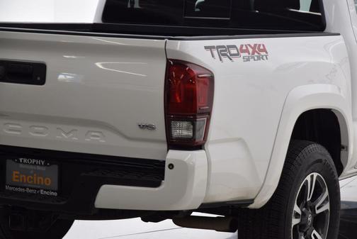 Super White 2019 Toyota Tacoma TRD Sport