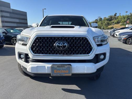 Super White 2019 Toyota Tacoma TRD Sport