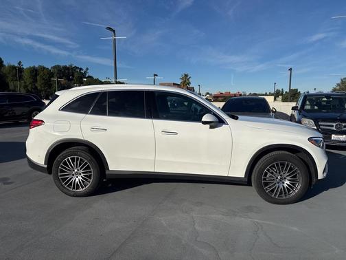 2025 Mercedes-Benz GLC 300 Base