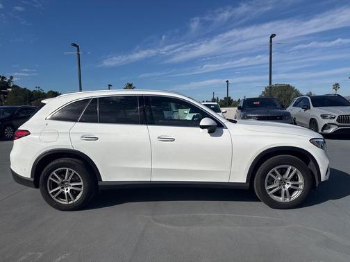 2025 Mercedes-Benz GLC 300 Base