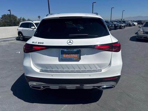 Polar White 2026 Mercedes-Benz GLC 300 Base