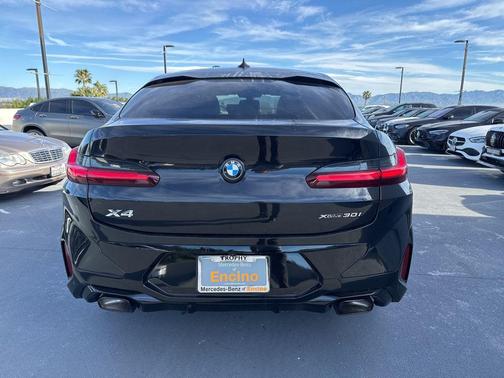 2024 BMW X4 xDrive30i