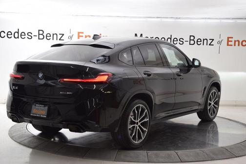 2024 BMW X4 xDrive30i