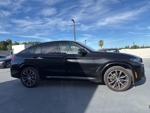 2024 BMW X4 xDrive30i