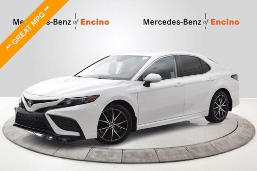 Ice Cap 2023 Toyota Camry SE