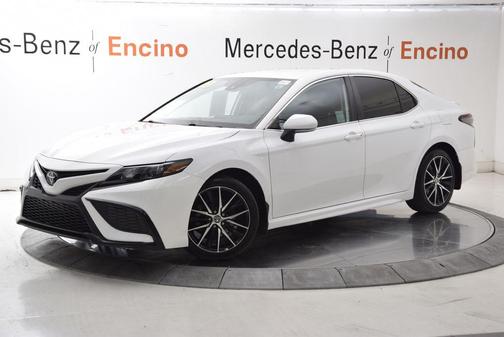 Ice Cap 2023 Toyota Camry SE