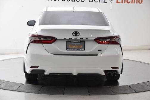 Ice Cap 2023 Toyota Camry SE